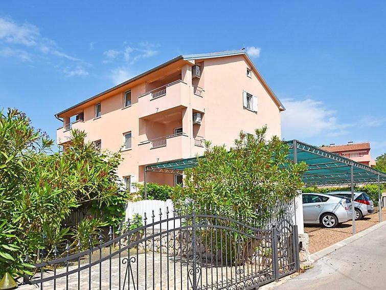 Apartments Dunja Malinska Ngoại thất bức ảnh