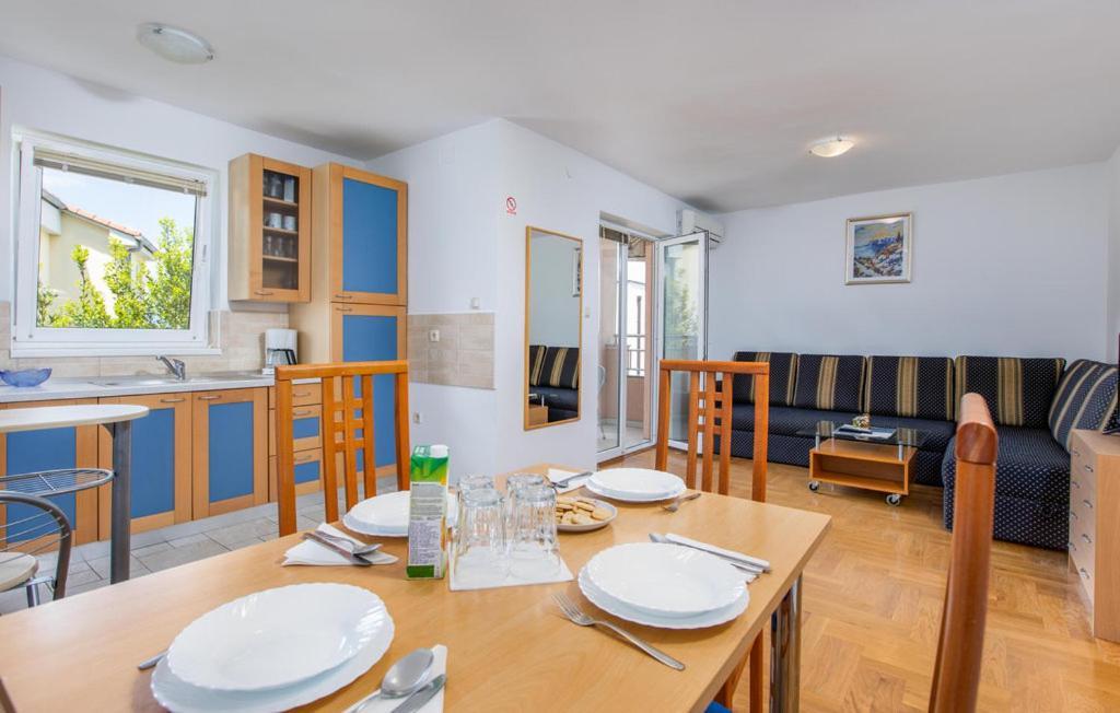 Apartments Dunja Malinska Ngoại thất bức ảnh